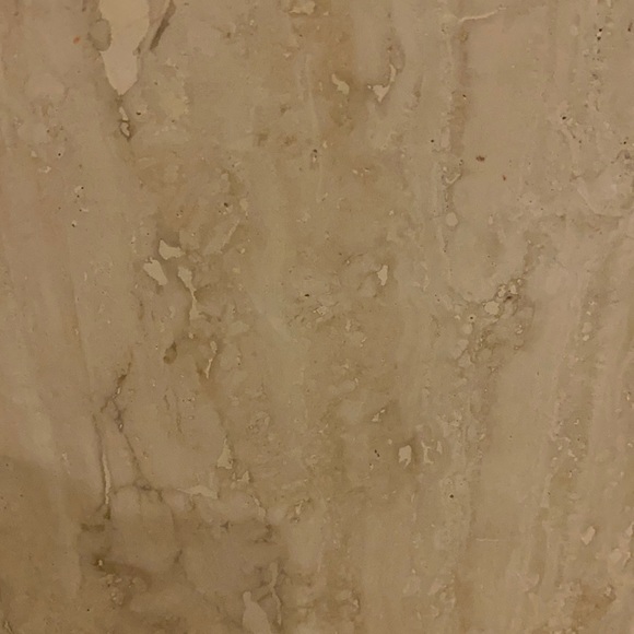 Meet your Posher, Lindsay - Picture 1 of 1